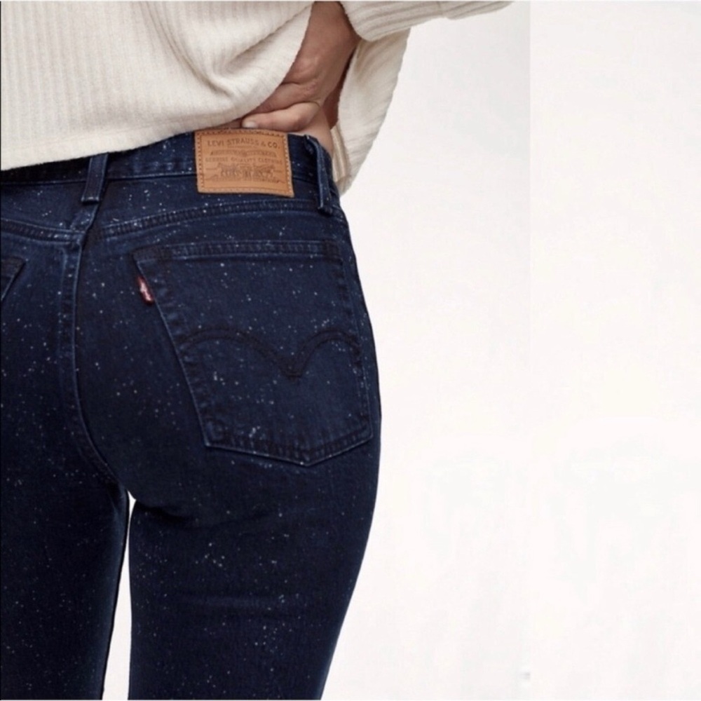 LEVI’S Wedgie Premium Intergalactic Dark Wash Denim Button Zip Size 26